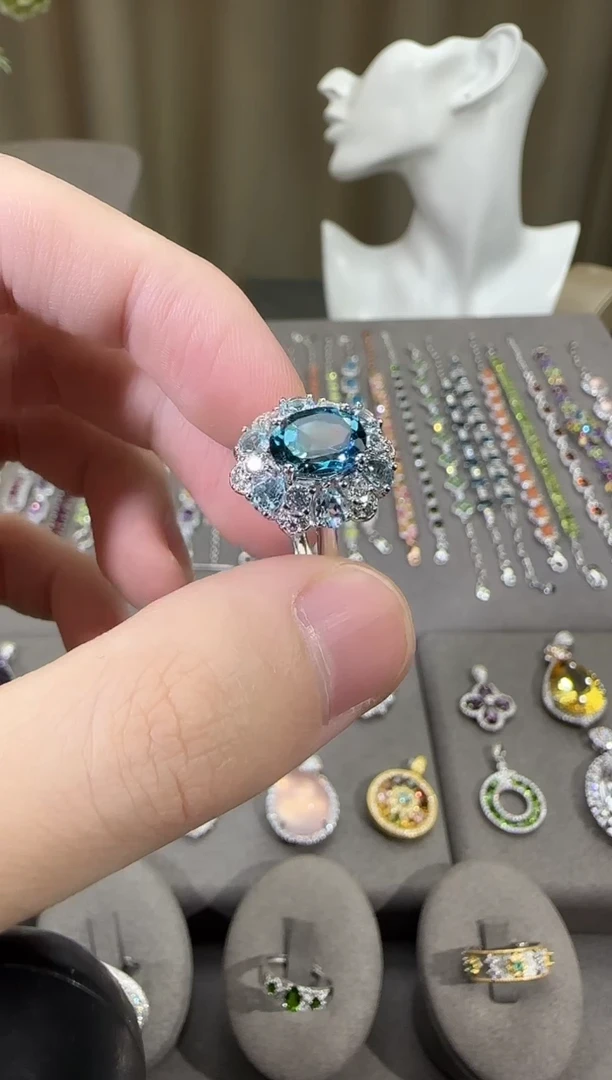 银S925镶嵌戒指托帕石10*8mm戒指伦敦蓝