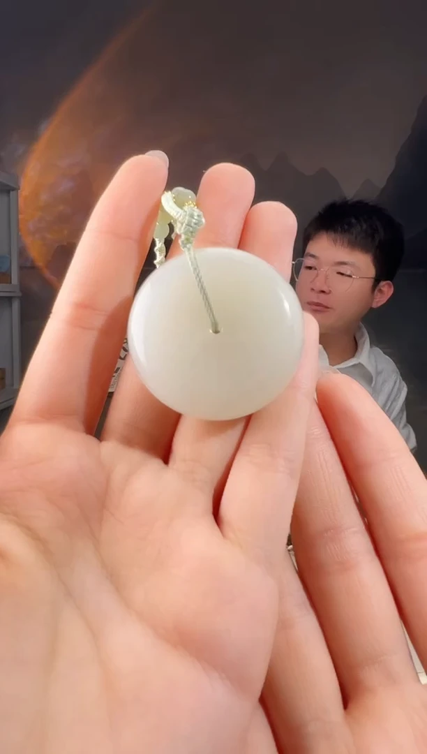 颈饰未镶嵌和田玉平安扣