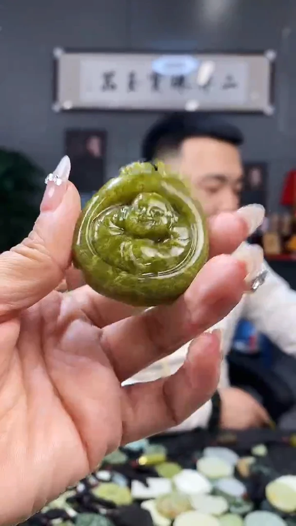 未镶嵌岫玉吊坠