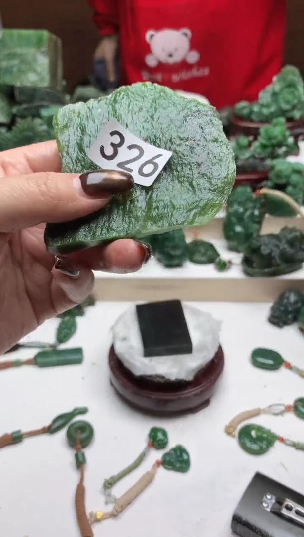 未镶嵌和田玉摆件1