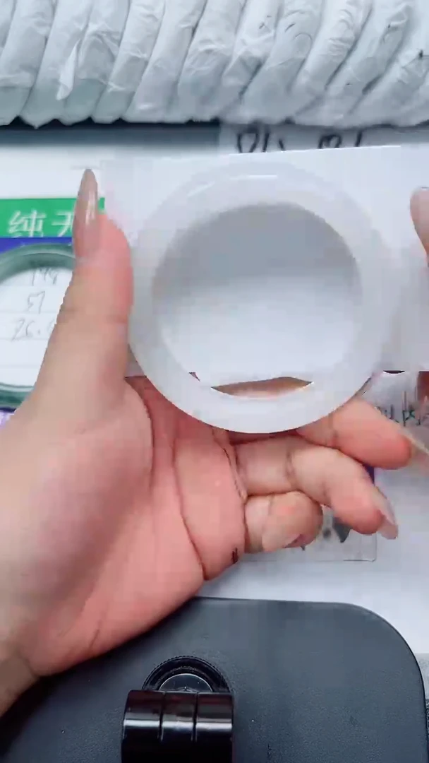 石英质玉手镯未镶嵌149-56