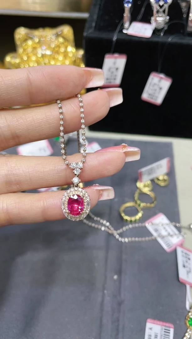 18K金镶嵌无烧红宝石吊坠（不含链）约1.1ct