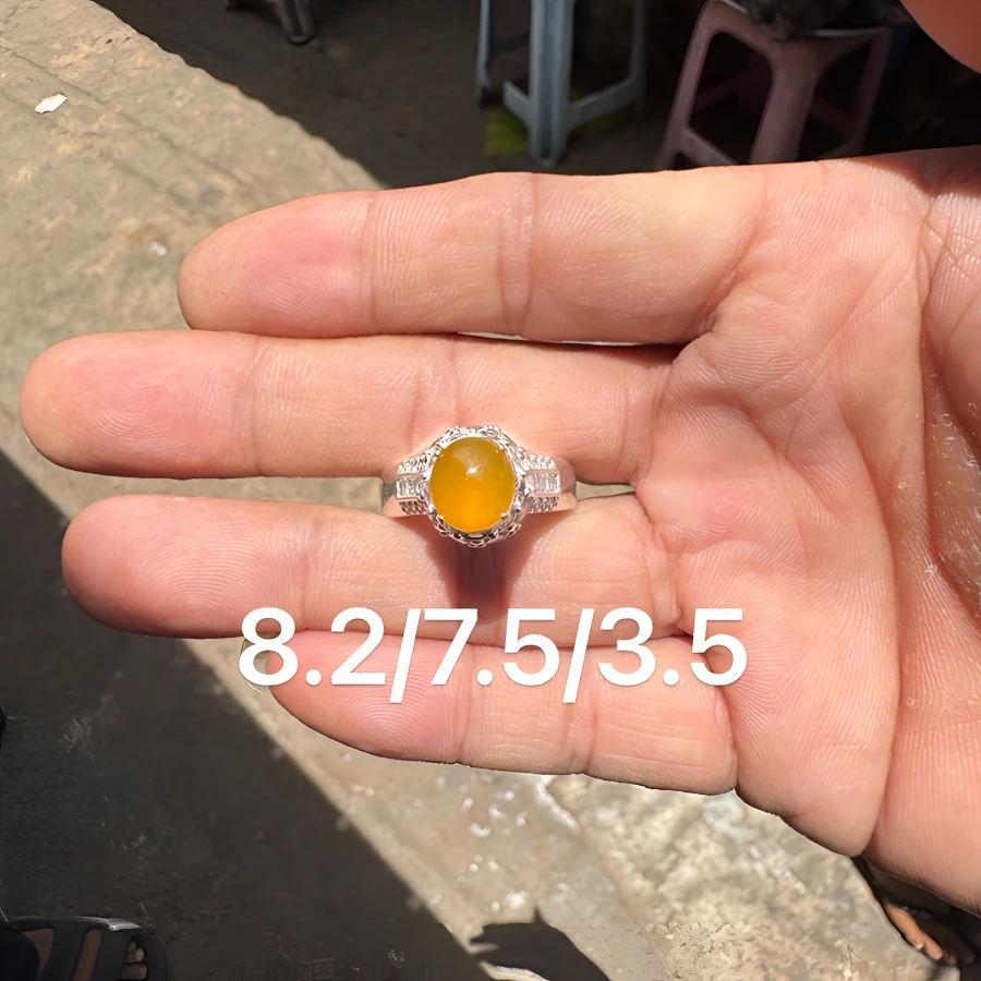 0620(小哪吒在源头)高冰种翡翠黄翡戒面干净肉细杠味荧光足M25