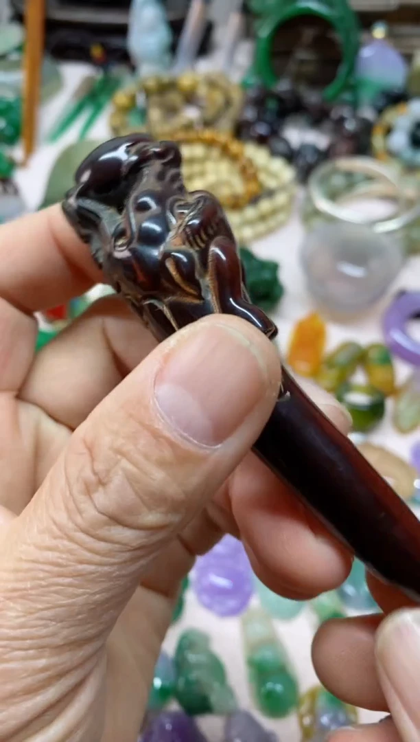 【闪购商品】18直播间 的实时画面