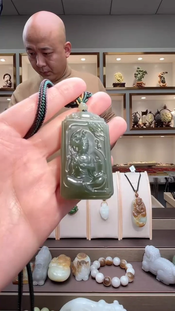 颈饰未镶嵌和田玉苏
