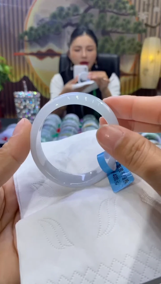 【闪购商品】翡翠手镯未镶嵌多人08740