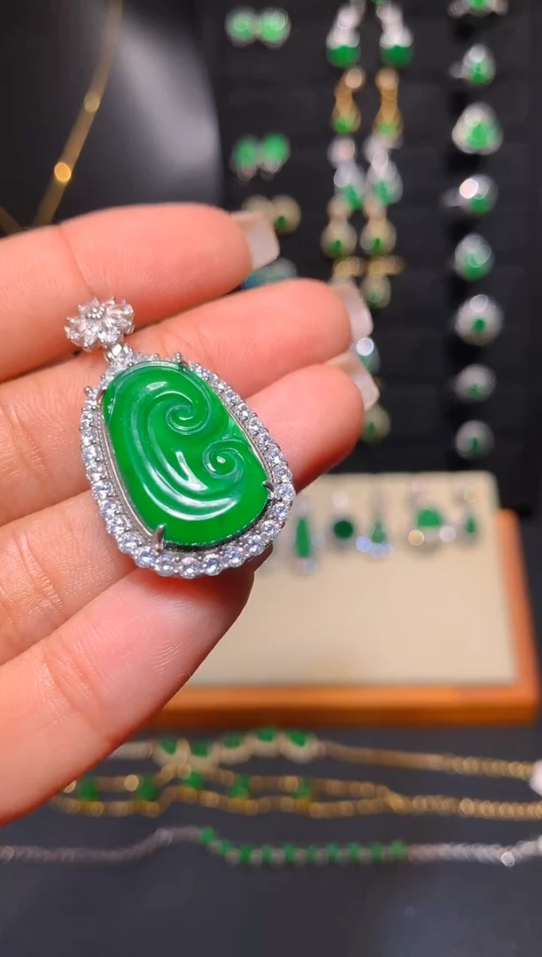 【闪购商品】翡翠颈饰银S925镶嵌多样性