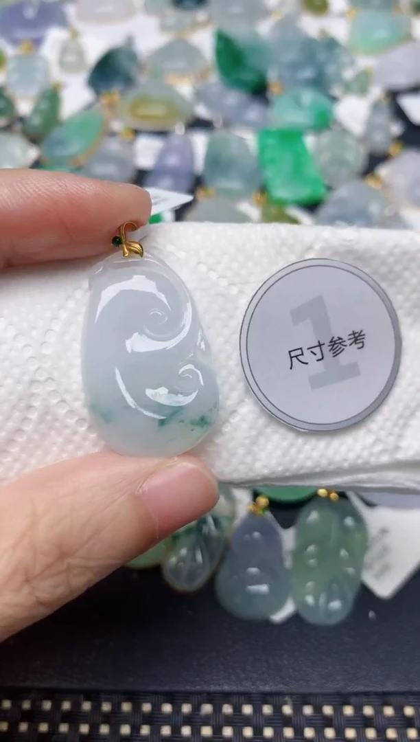 颈饰18K金镶嵌翡翠天然缅甸A货翡翠