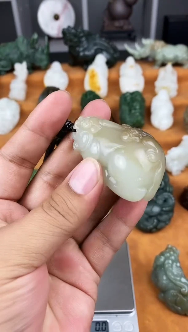 颈饰未镶嵌和田玉1