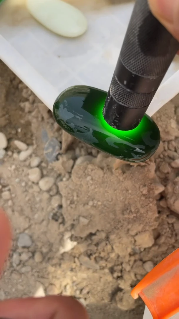 和田玉未镶嵌吊坠(不含链)002