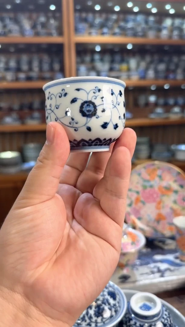 青花缠枝杯子手工