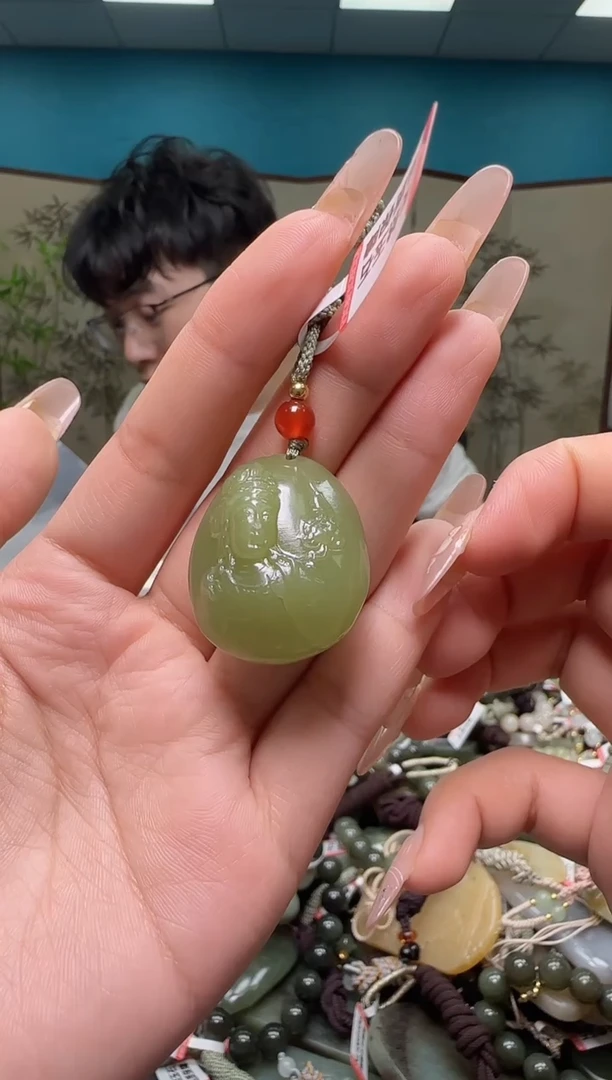 颈饰未镶嵌和田玉多样性发一