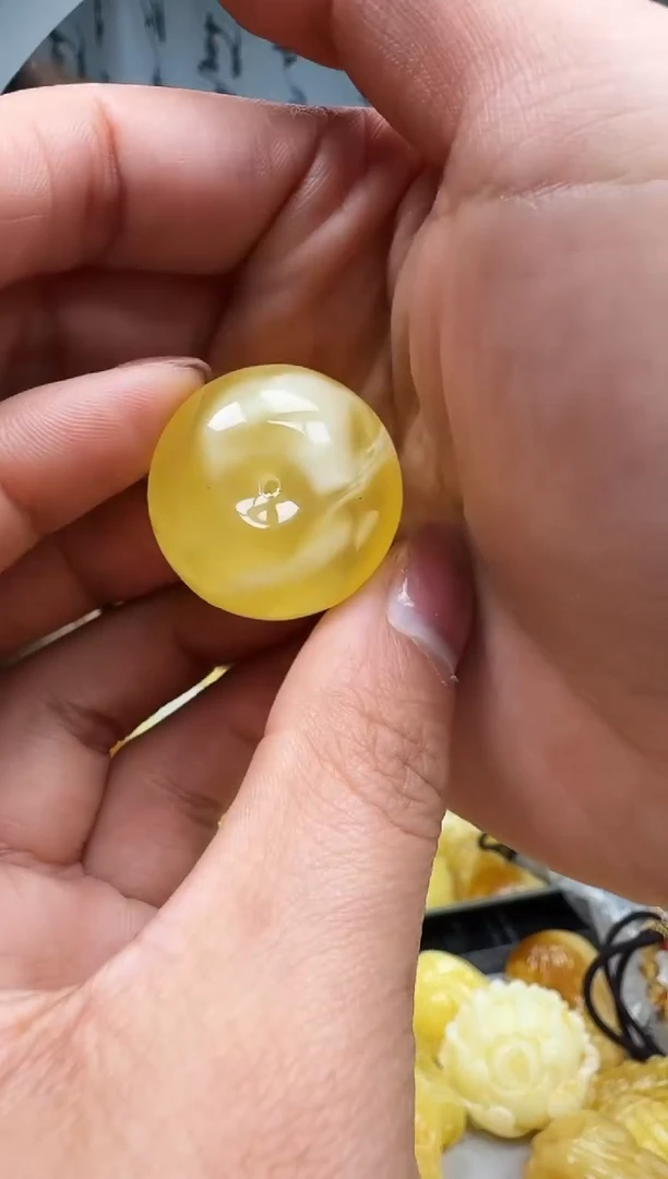 【闪购商品】琥珀裸石未镶嵌挂坠