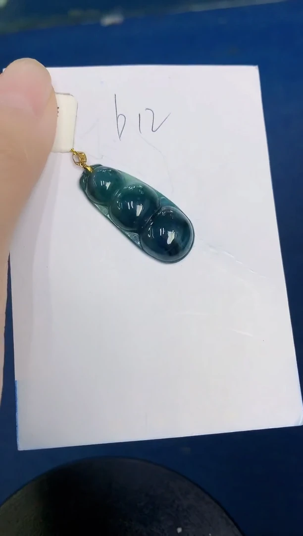 翡翠18K金镶嵌颈饰000000000