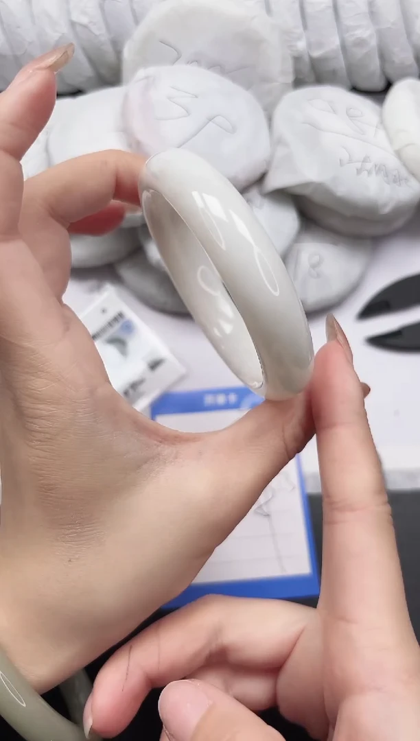 未镶嵌手镯和田玉57-59.3BK