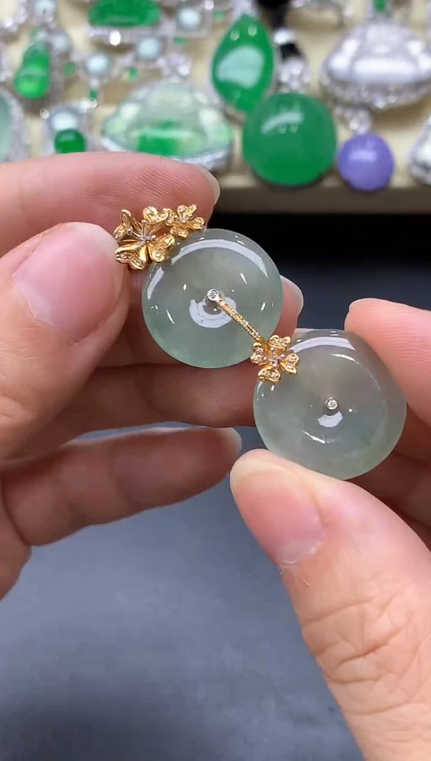 颈饰18K金镶嵌翡翠110-中国好珍宝