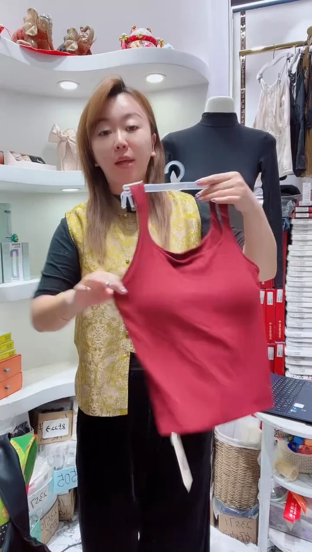 三醋酯纤维红色背心