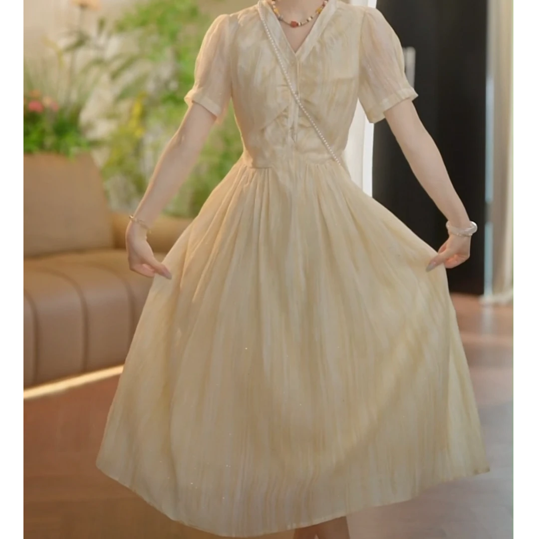 2025夏季新款法式甜美气质连衣裙褶皱收腰设计温柔淑女长款连衣裙
