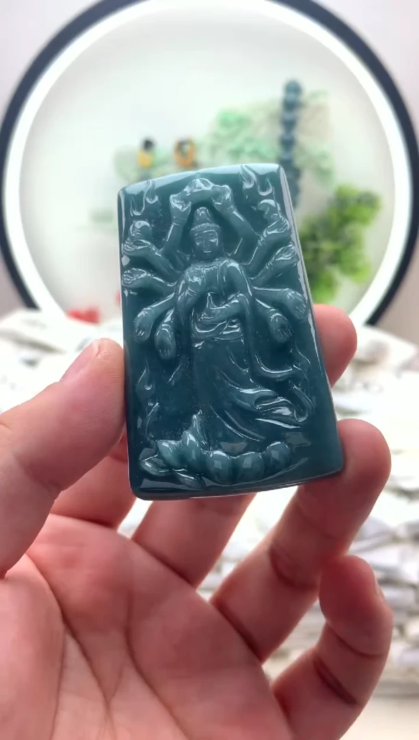 颈饰未镶嵌翡翠千手观音