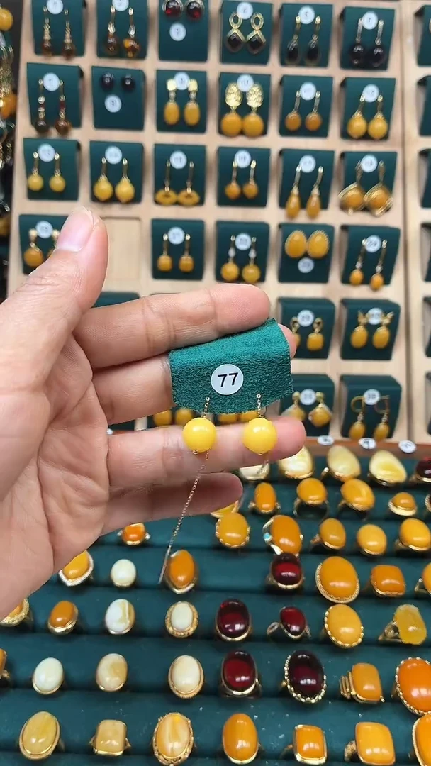 琥珀银S925镶嵌耳饰蜜蜡圆珠耳线