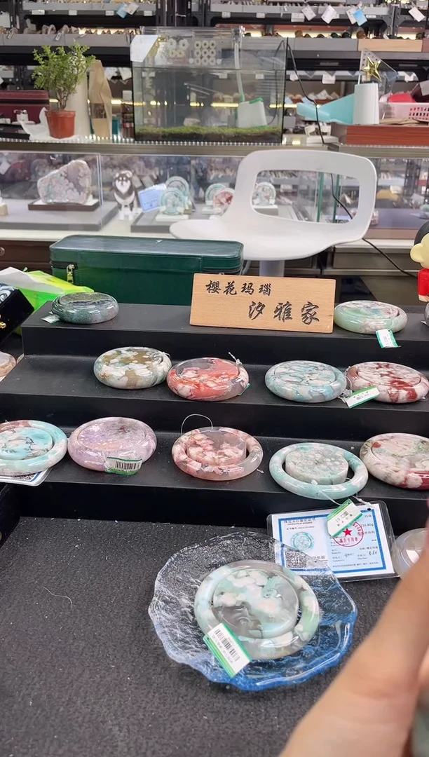 未镶嵌手镯石英质玉六*六圈口（赠品镯心）