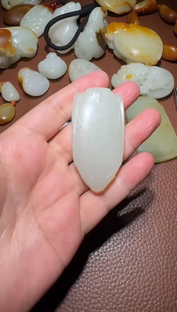 未镶嵌和田玉挂件A***总和田玉