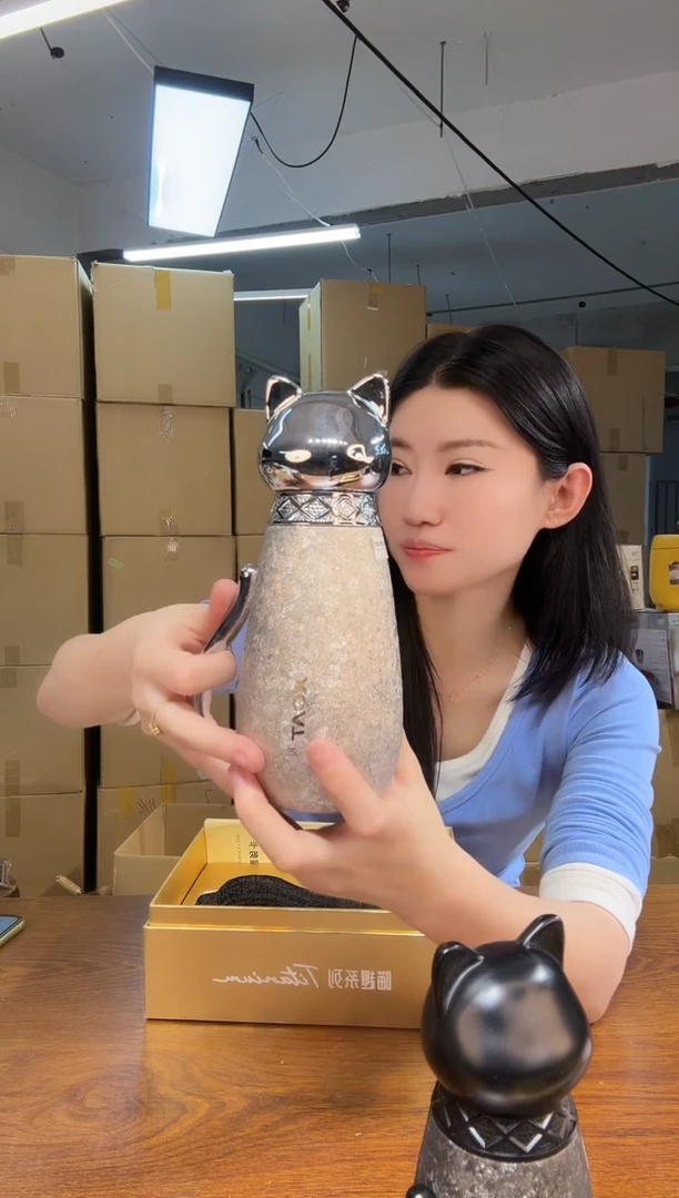 小狐狸瓷器哇哇哇