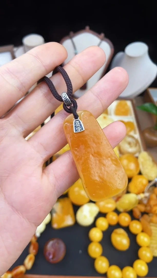 琥珀未镶嵌珠宝奇石柒月