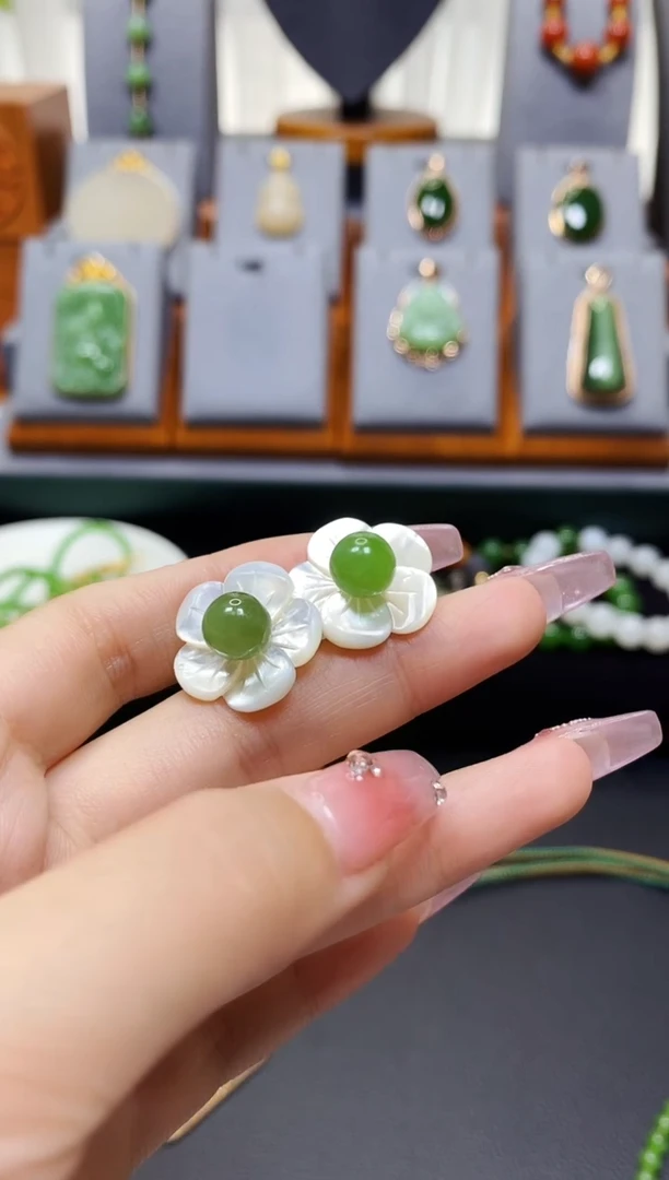和田玉银S925镶嵌耳饰碧玉花花耳钉
