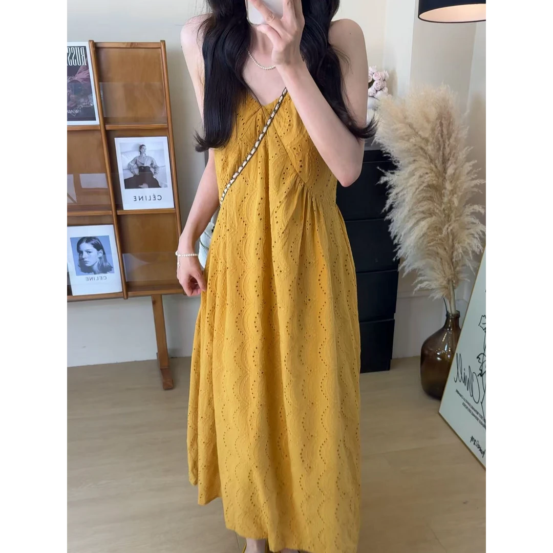 法式刺绣镂空复古连衣裙女2025夏季设计感绝美长裙