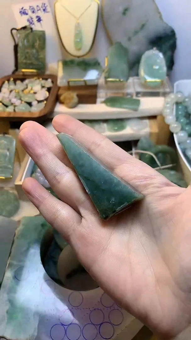 未镶嵌挂件翡翠 缅甸A货翡翠，没有运费险