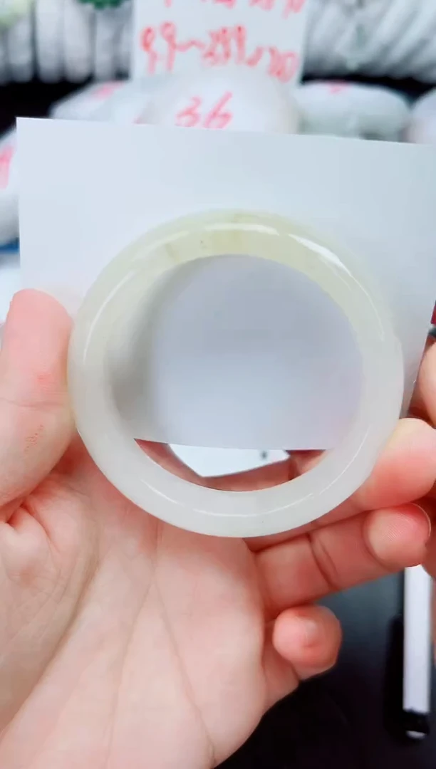 石英质玉手镯未镶嵌4-54.4