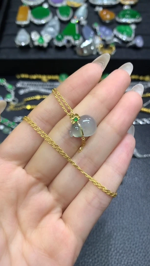 翡翠18K金镶嵌吊坠(赠链)7团购