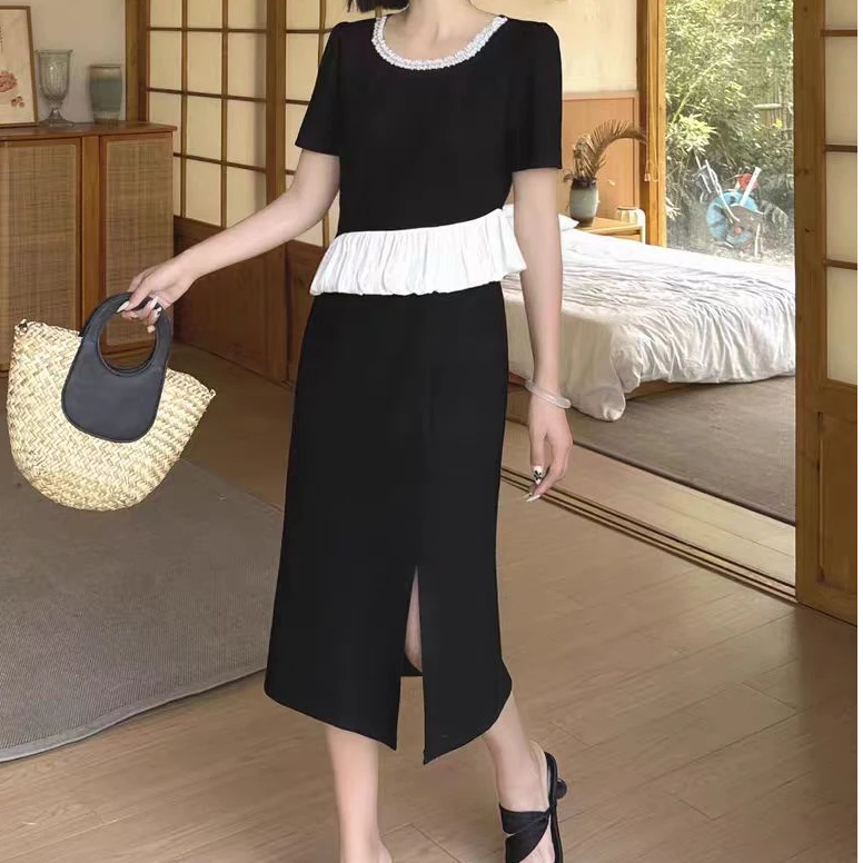 2025新款 订珍珠圆领撞色斜荷叶边腰间气质中长连衣裙夏装新款