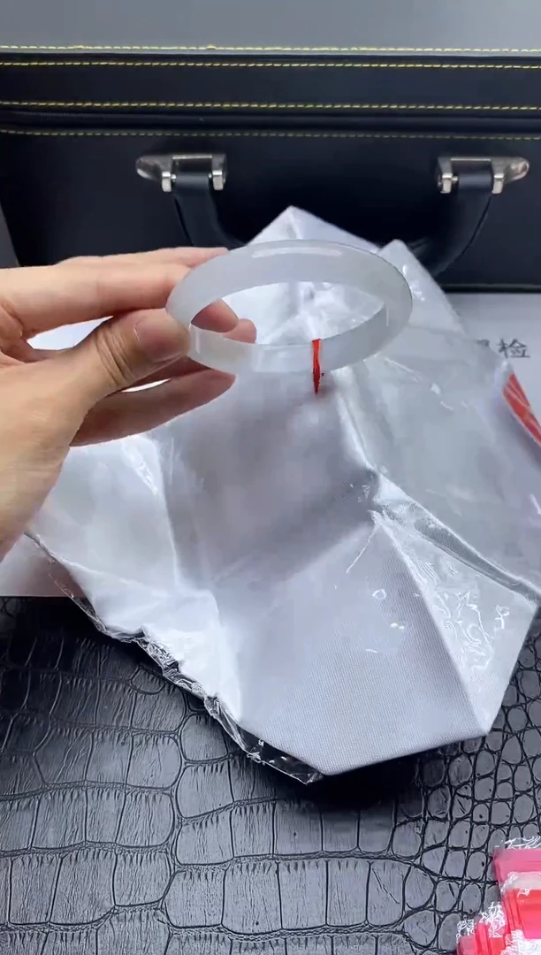 翡翠手镯未镶嵌2**.4