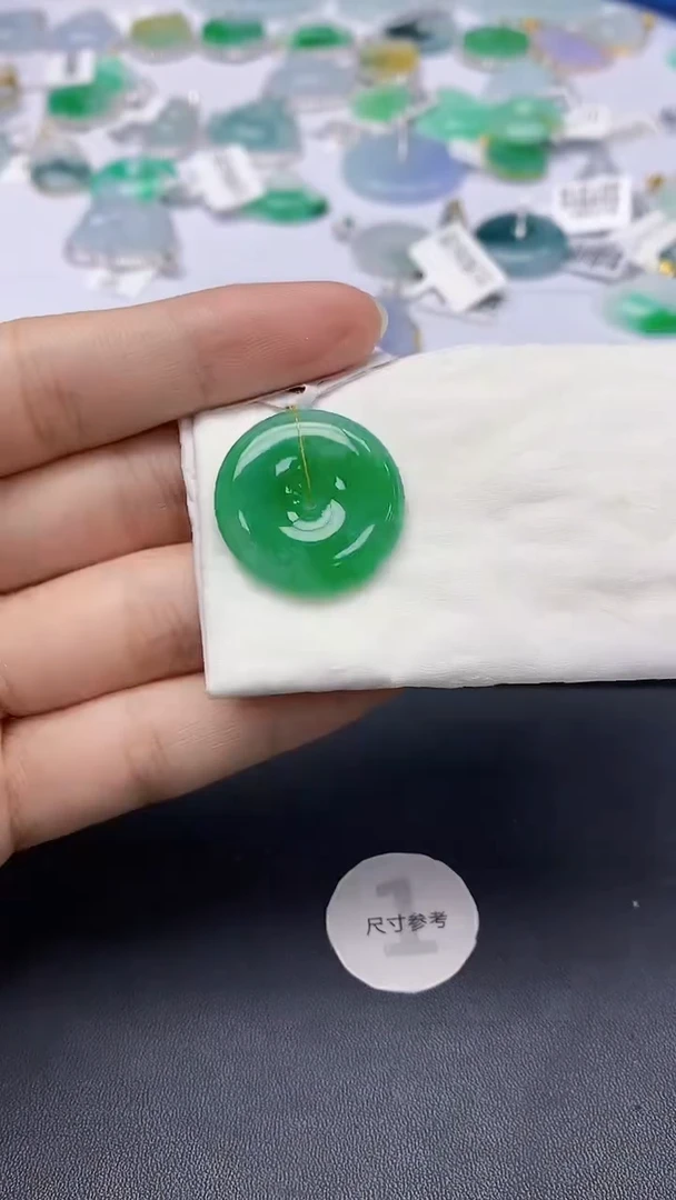 翡翠未镶嵌颈饰天然缅甸a货翡翠