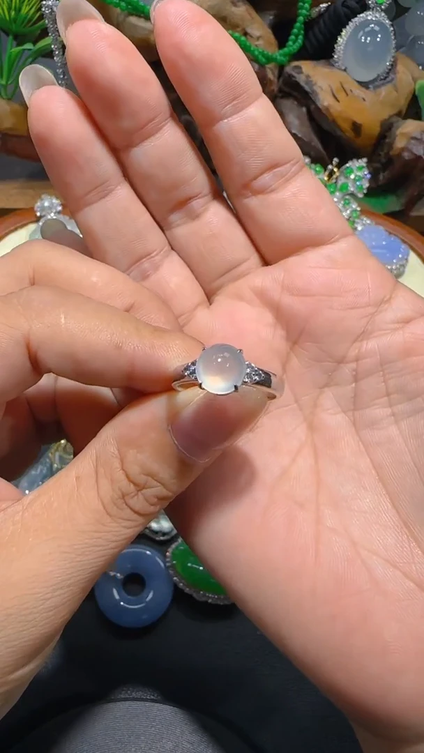 翡翠戒指18K金镶嵌戒指