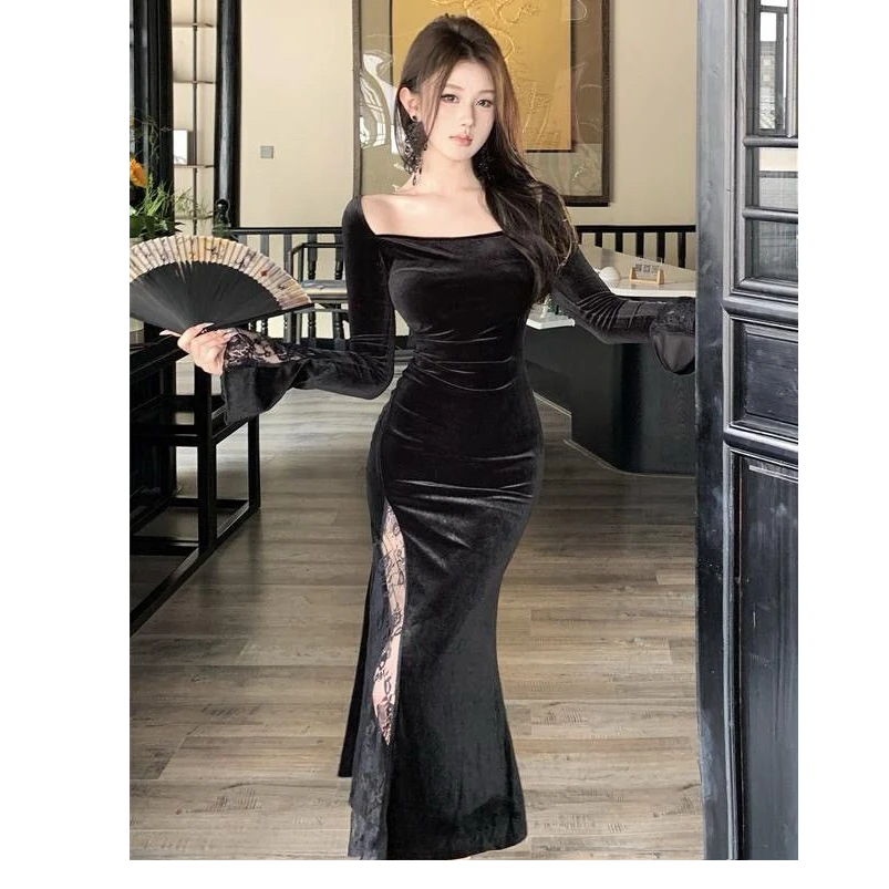 辣妹黑色高级感丝绒连衣裙女2025秋冬新款法式气质蕾丝开叉裙子