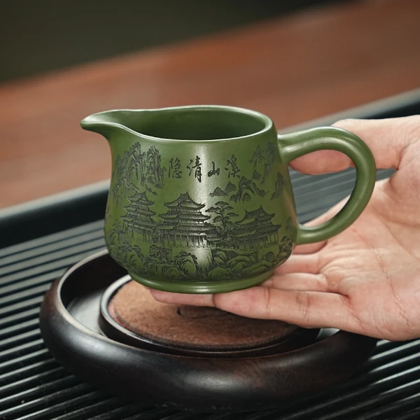 宜兴原矿绿泥手工刻绘溪山清隐紫砂公道杯 GCL