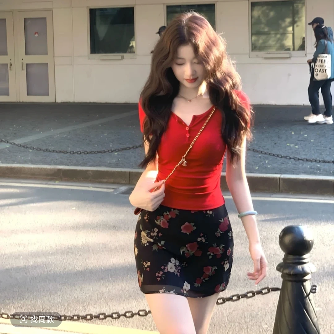 2025新款韩系纯欲气质针织衫女夏显瘦短袖上衣+碎花半身裙套装