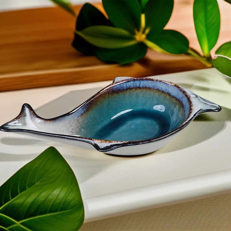 【轻奢孤品】9.3英寸蓝色日式窑变冰裂纹复古陶瓷大号异形海豚盘