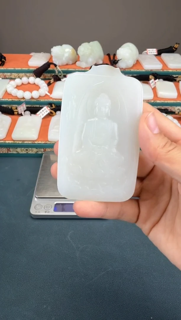 颈饰未镶嵌和田玉1