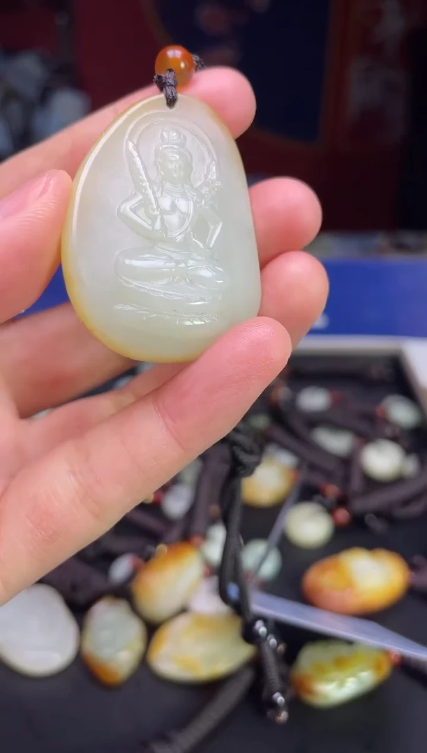 颈饰未镶嵌和田玉1