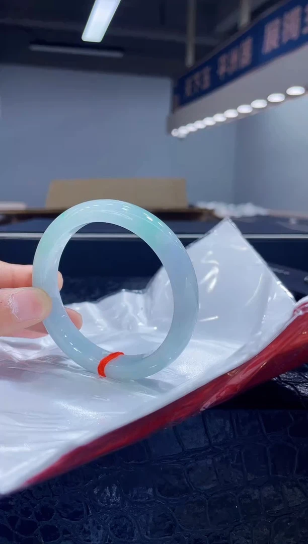 未镶嵌手镯翡翠25