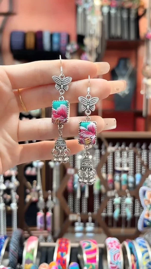 织绣云织谣民族风精美饰品   93