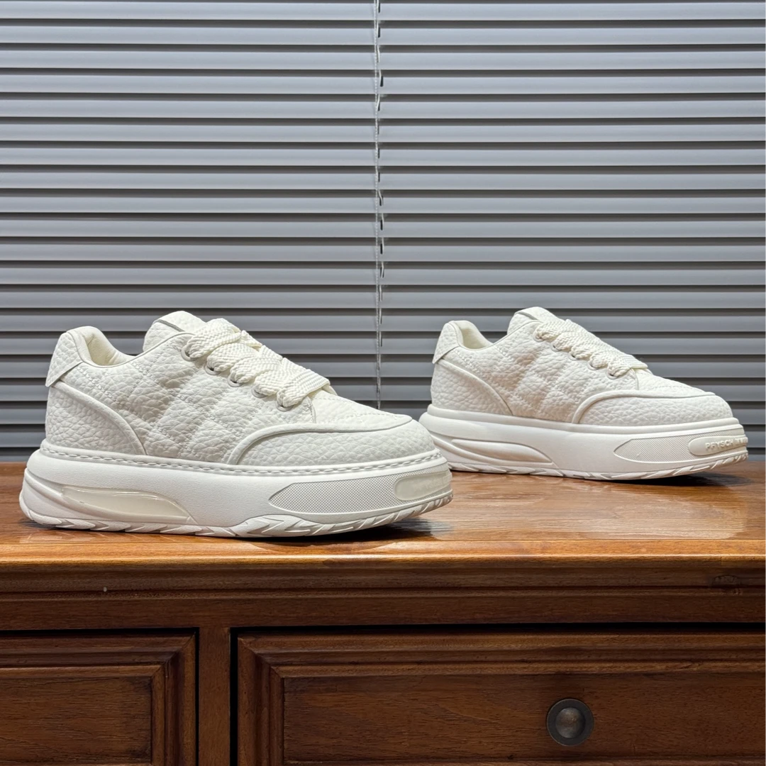 2025秋冬新款单棉同款时尚百搭潮流轻奢耐磨休闲男鞋（偏大一码）