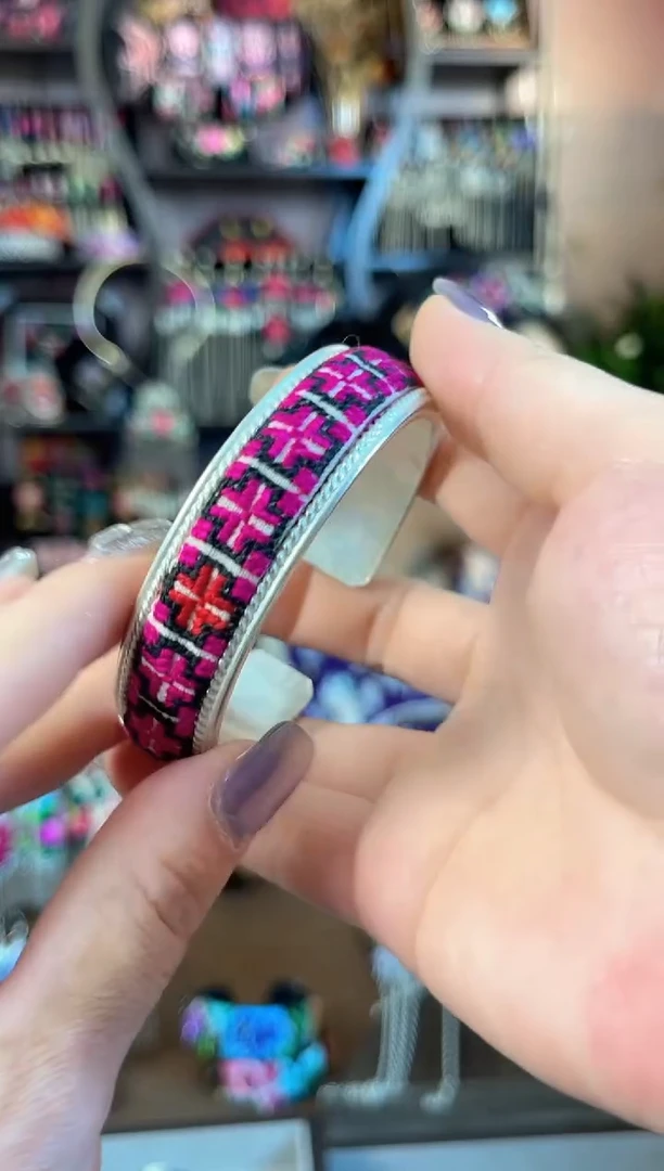 织绣民族风手工非遗老绣饰品148