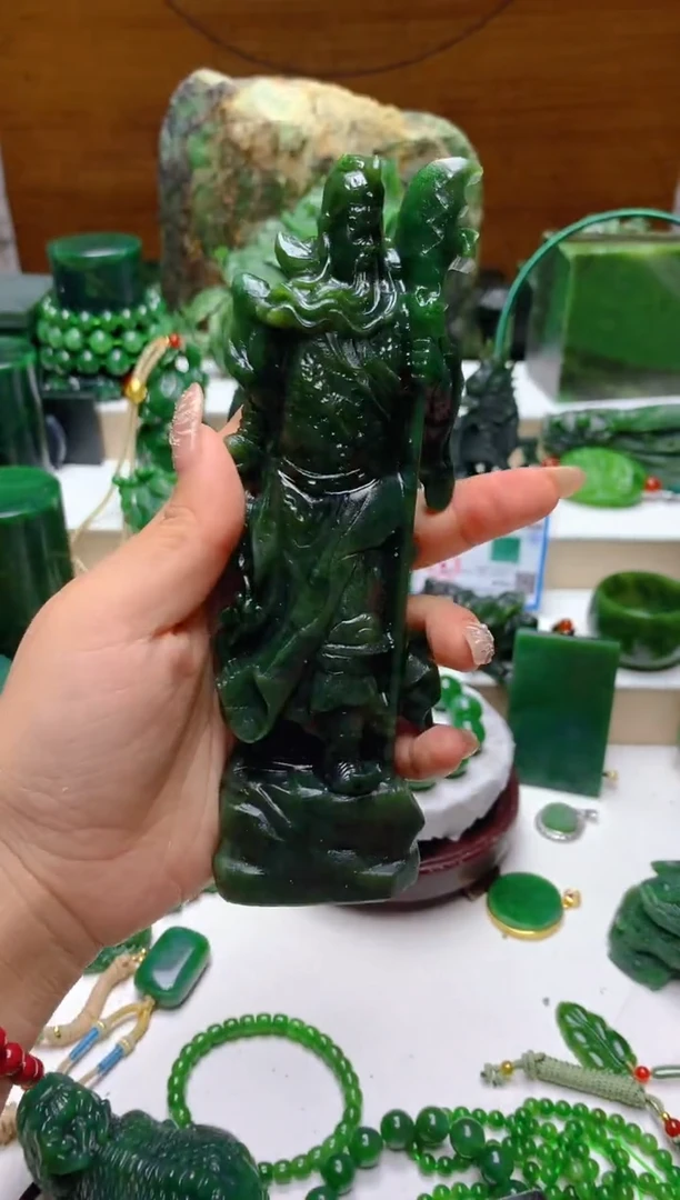 未镶嵌和田玉（碧玉）摆件0