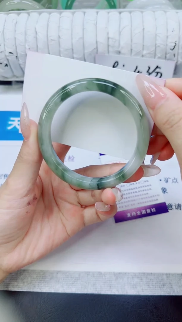 未镶嵌手镯石英质玉124/56