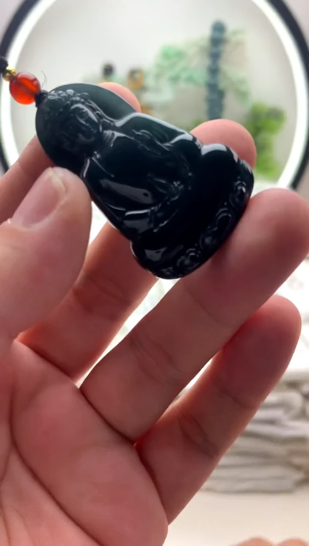 翡翠未镶嵌颈饰小素衣